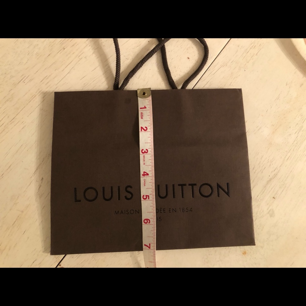 SOLD Louis Vuitton Classic Paper Shopping Bag - Picture 2 of 8
